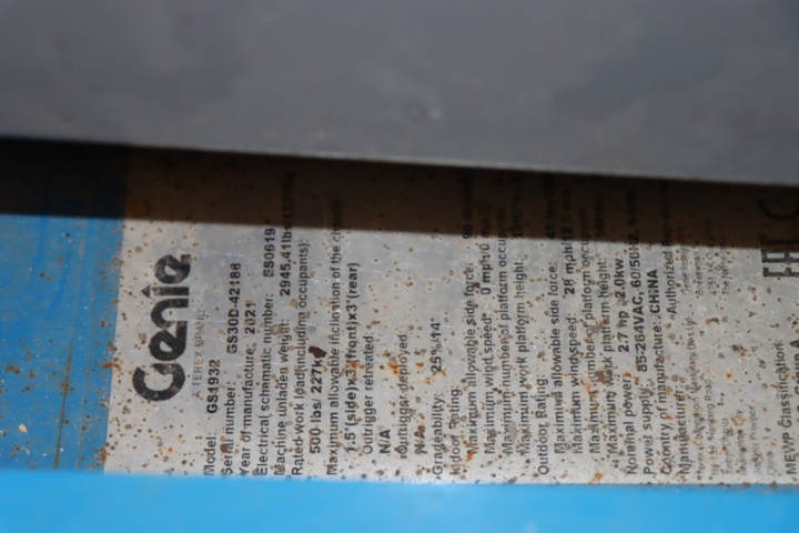 1034055-11 Scissor lift Genie GS-1932 -21