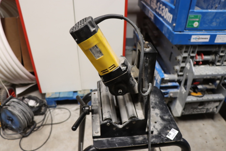 1034072-2 Rems Pipe cutting machine Cento with stand