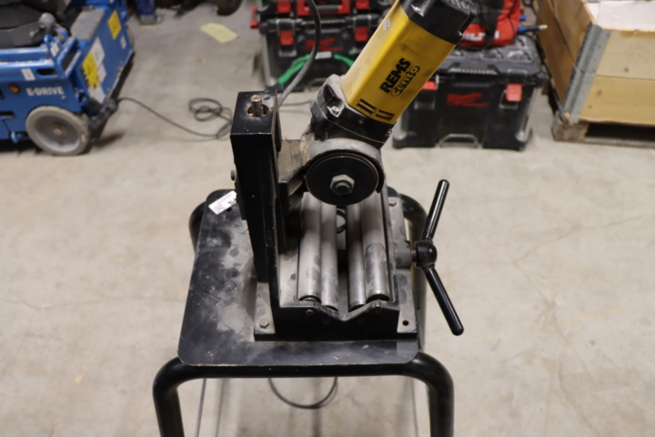 1034072-5 Rems Pipe cutting machine Cento with stand