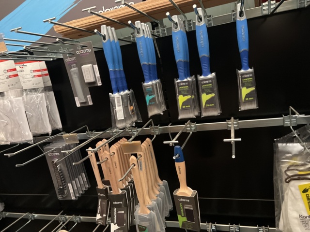 1116739-13 Various painting accessories, brushes, rollers, tape etc