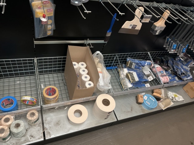 1116739-18 Various painting accessories, brushes, rollers, tape etc