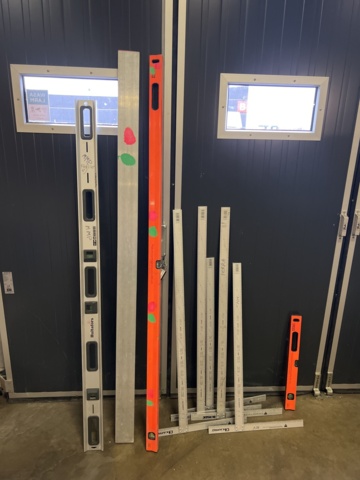 1022845-1 Levels, plaster angles and disc holders