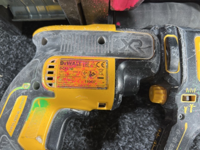 1022847-3 Automatic screwdrivers 2 pcs DeWalt DCF 620