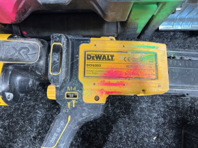 1022847-4 Automatic screwdrivers 2 pcs DeWalt DCF 620