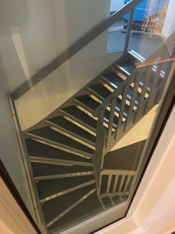 1066761-8 Ping-pong table with rack & balls