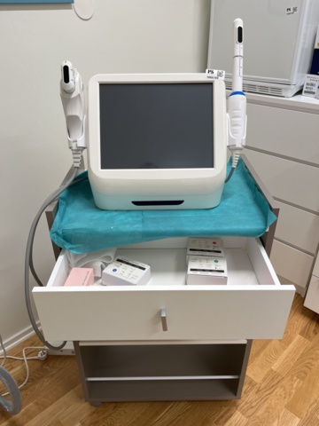 1066789-2 Skin treatment machine