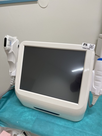 1066789-4 Skin treatment machine