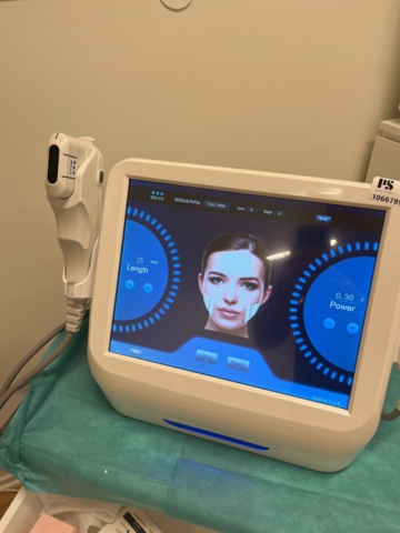 1066789-9 Skin treatment machine