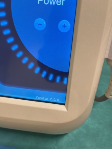 1066789-10 Skin treatment machine