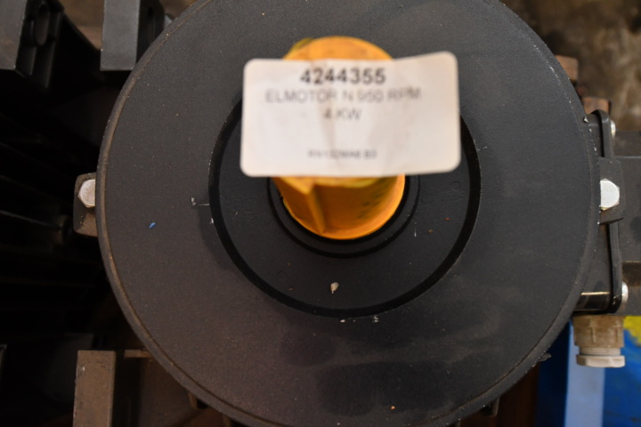 1113007-9 10 pieces. NEW electric motors