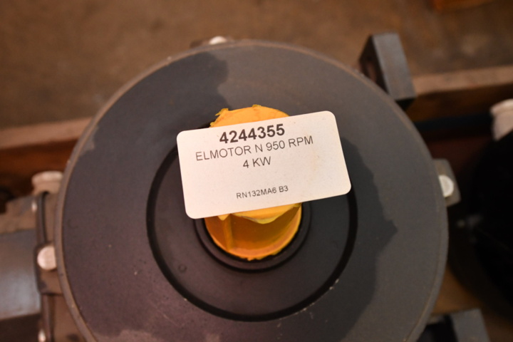 1113007-11 10 pieces. NEW electric motors