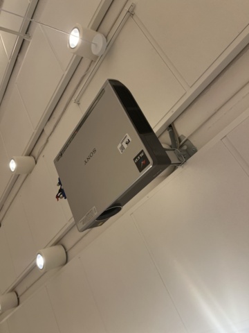 1066802-1 Projektor Sony Takmonterad