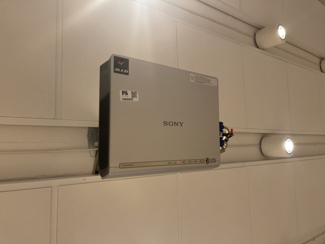 1066802-5 Projektor Sony Takmonterad