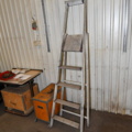 1118395-3 2 ladders + pallet