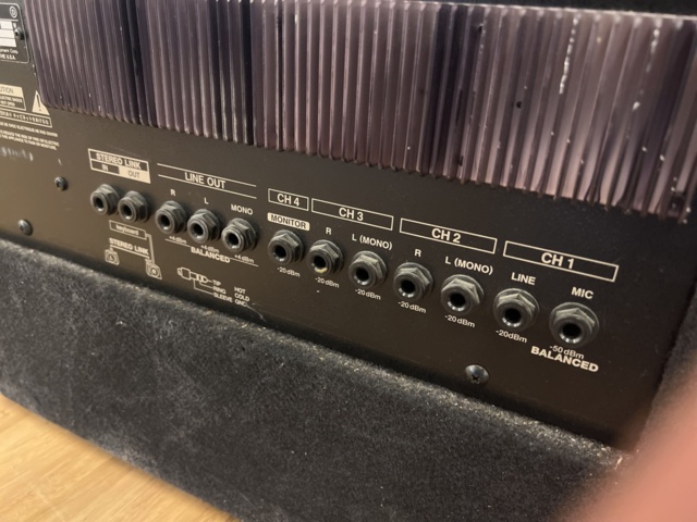 1116905-7 Keyboard Amplifier Roland KC-300