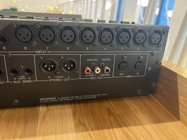 1116909-7 Mixer table Yamaha Programmable Mixer 01