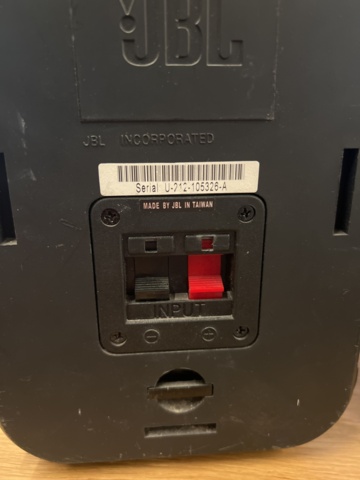 1116914-5 2 JBL speakers with stereo integrated amplifier