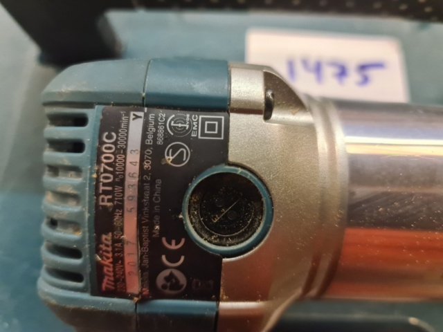 1031475-2 Fräs med tillbehör - Makita