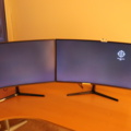 1034105-8 2 x 32 inch curved monitors Samsung