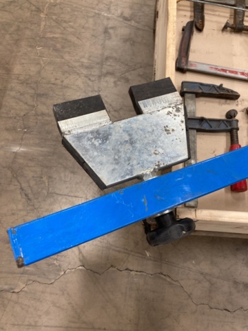 1118460-3 Compressed air winch, bench vise and forceps, etc