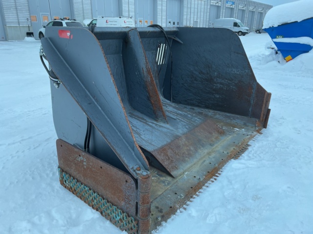 998968-1 High tipping flap bucket YPV