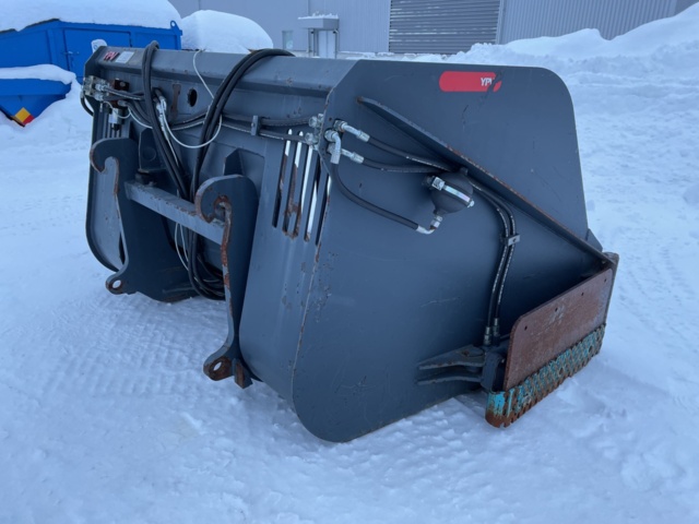 998968-3 High tipping flap bucket YPV