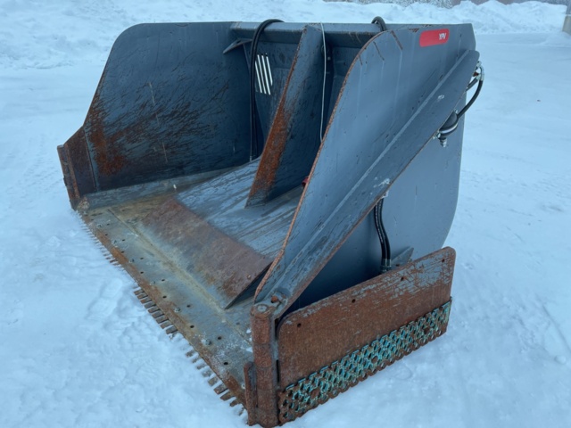 998968-7 High tipping flap bucket YPV