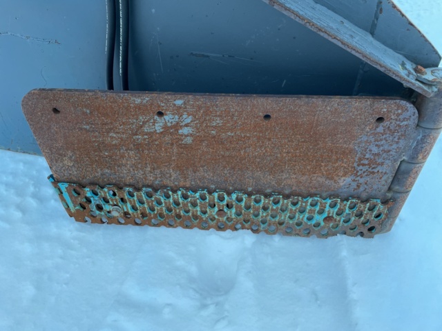 998968-9 High tipping flap bucket YPV