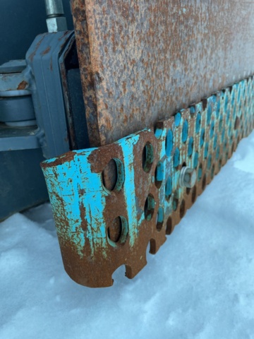 998968-10 High tipping flap bucket YPV