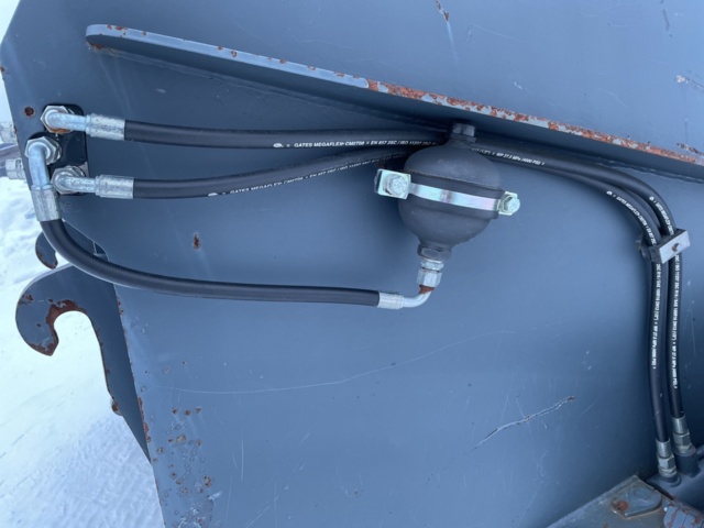 998968-12 High tipping flap bucket YPV