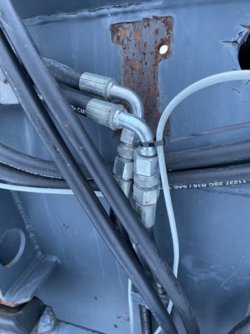 998968-14 High tipping flap bucket YPV