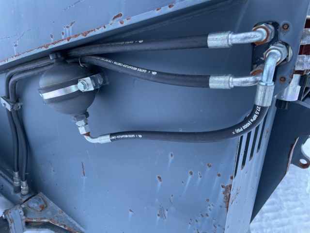 998968-17 High tipping flap bucket YPV