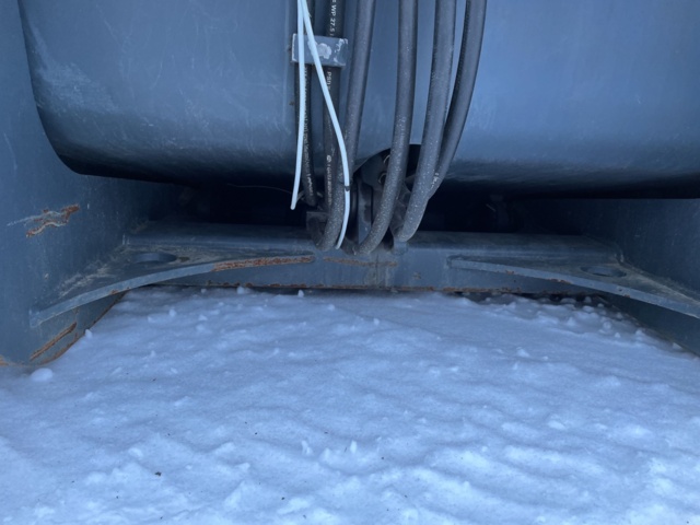 998968-28 High tipping flap bucket YPV