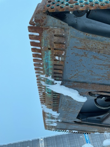 998968-36 High tipping flap bucket YPV