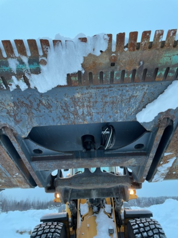 998968-38 High tipping flap bucket YPV