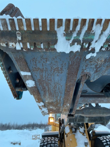 998968-39 High tipping flap bucket YPV