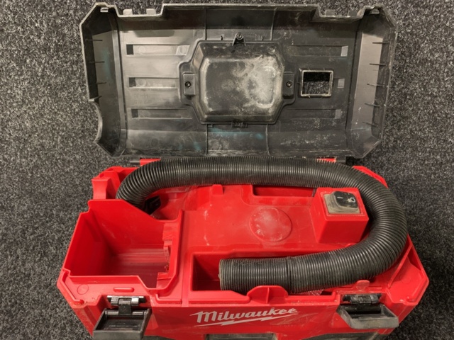 1120507-6 Vacuum cleaner Milwaukee M18 VC-2