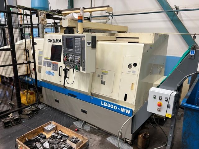 953264-1 CNC Lathe Okuma LB300-MW With many accessories