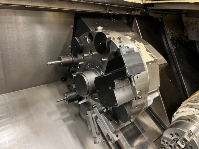 953264-8 CNC Lathe Okuma LB300-MW With many accessories