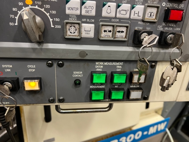 953264-17 CNC Lathe Okuma LB300-MW With many accessories