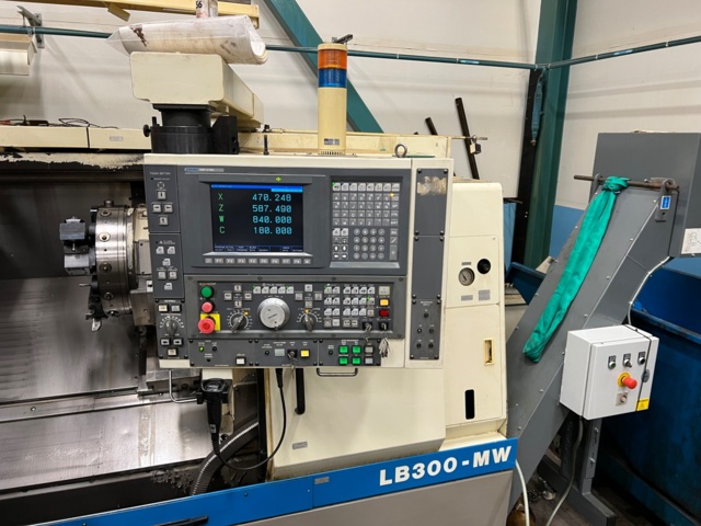 953264-22 CNC Lathe Okuma LB300-MW With many accessories
