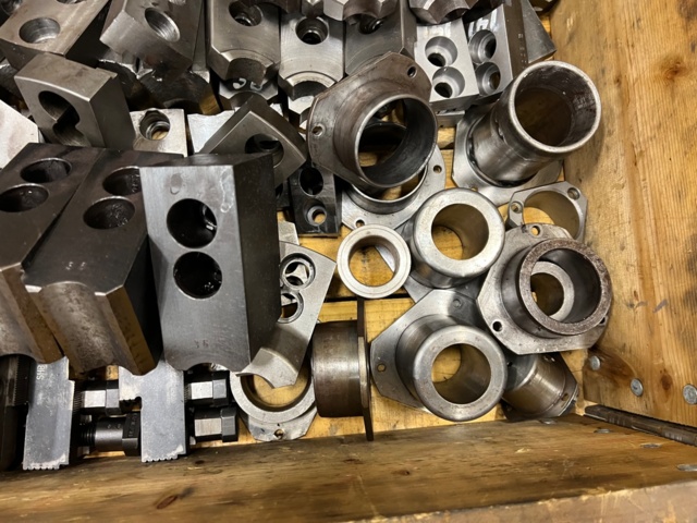 953264-44 CNC Lathe Okuma LB300-MW With many accessories