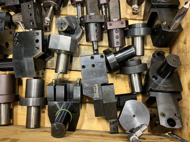 953264-50 CNC Lathe Okuma LB300-MW With many accessories