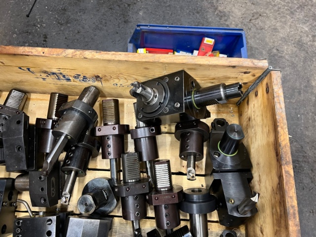 953264-52 CNC Lathe Okuma LB300-MW With many accessories