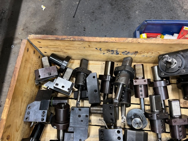 953264-53 CNC Lathe Okuma LB300-MW With many accessories