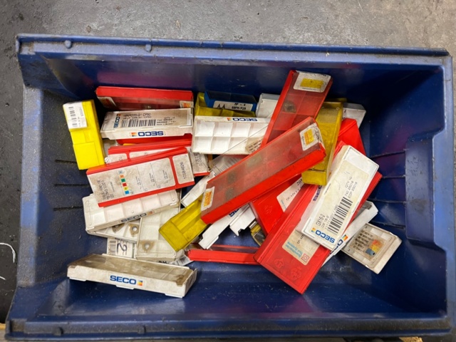 953264-56 CNC Lathe Okuma LB300-MW With many accessories