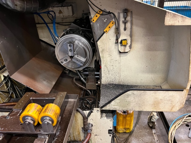 953264-61 CNC Lathe Okuma LB300-MW With many accessories