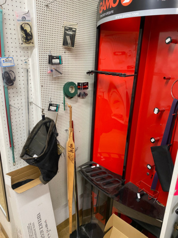 1122823-10 Lot of fishing equipment and accessories