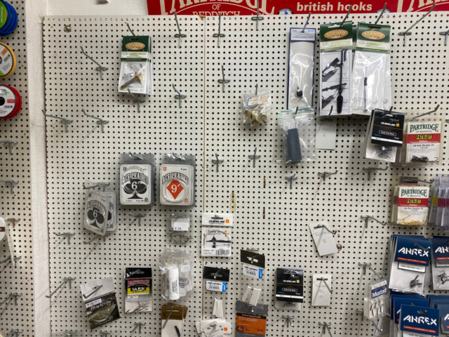 1122823-36 Lot of fishing equipment and accessories