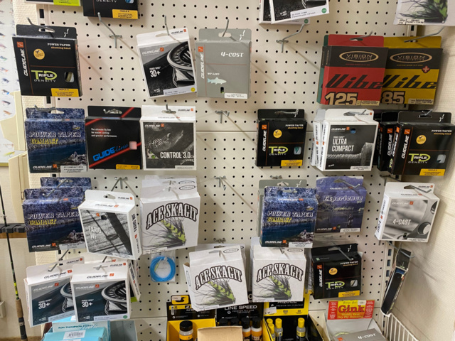 1122823-46 Lot of fishing equipment and accessories